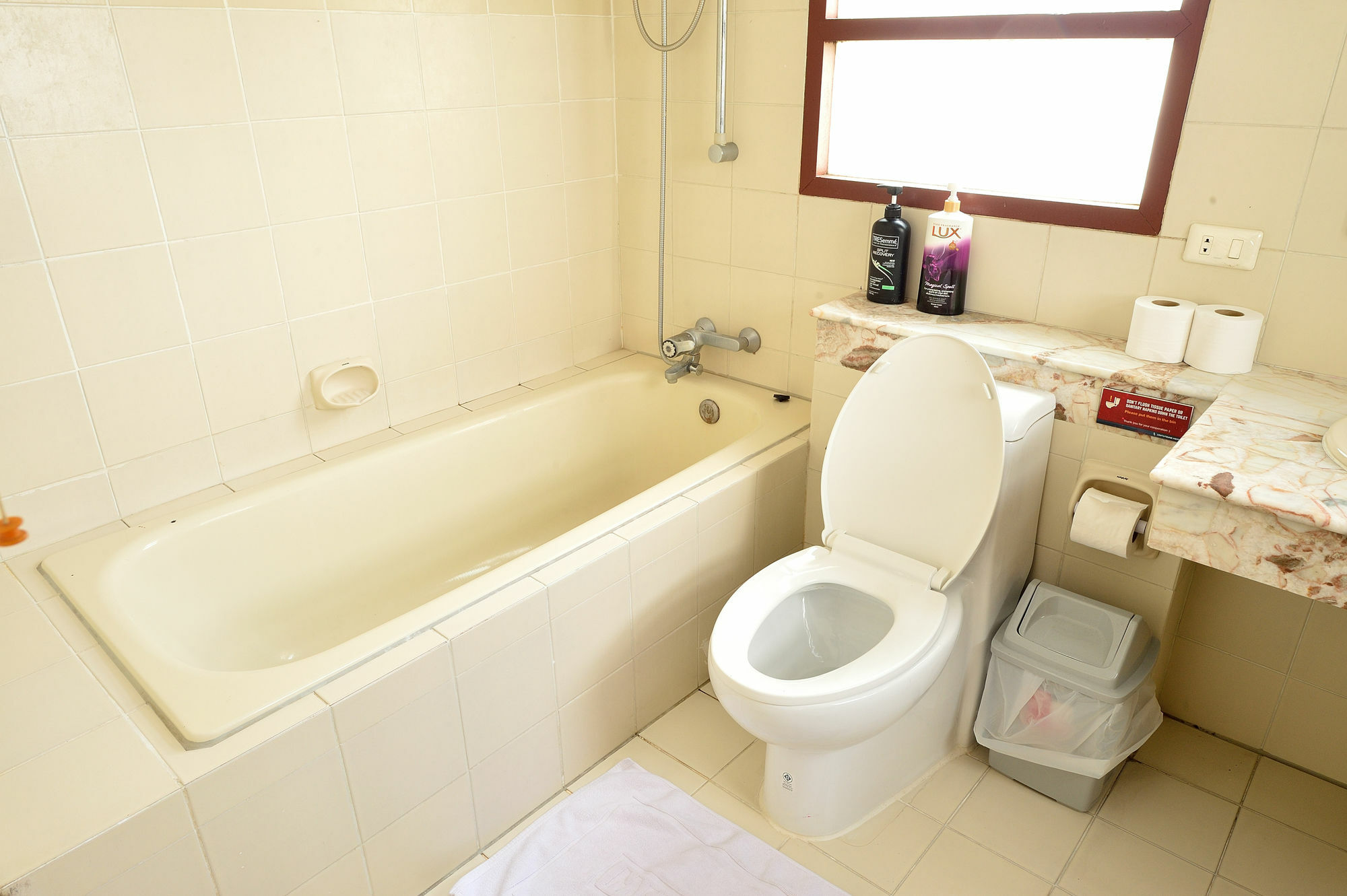 Lost And Found Bed And Breakfast Bangkok Kültér fotó